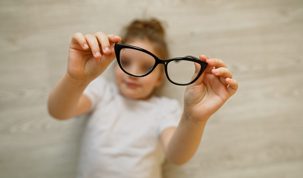 okulary na nadwzroczność u dziecka